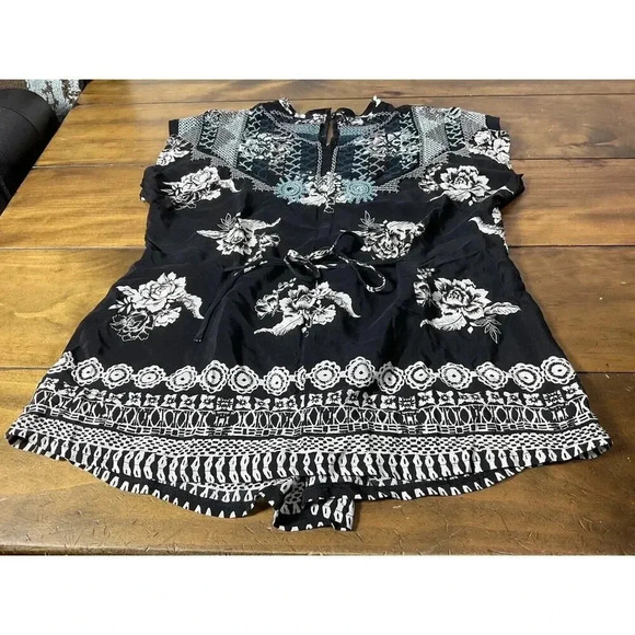 Johnny Was Embroidered Perlette Tie-Back Silk Blouse Short Sleeve Size XS - Picture 8 of 12